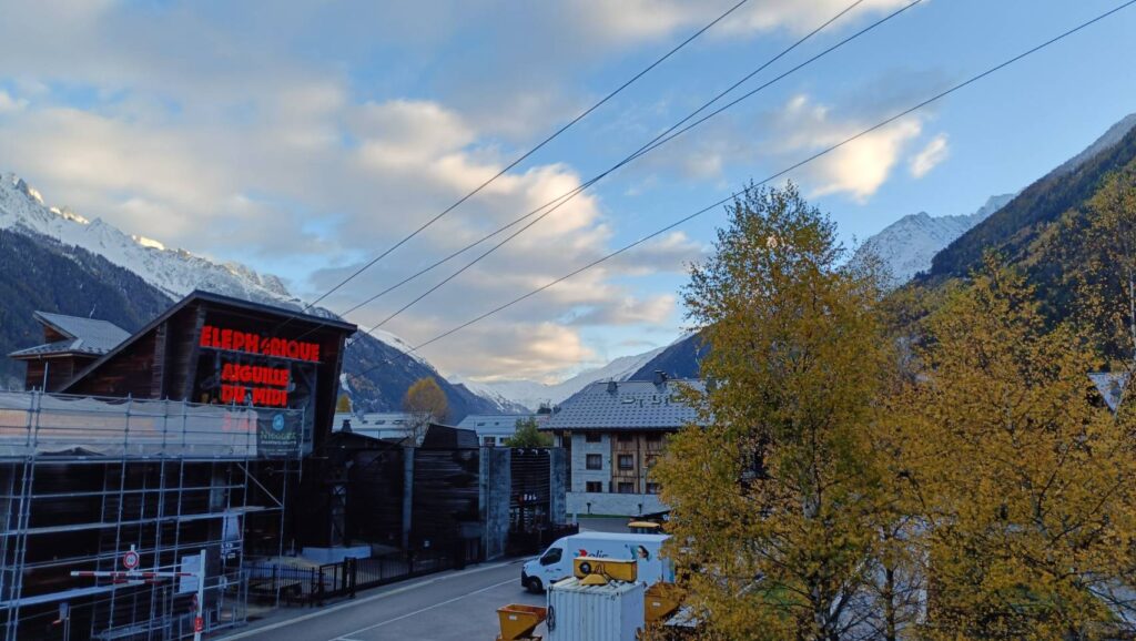 妹が送ってくれた写真
エギーユ・デュ・ミディ展望台へのケーブル駅