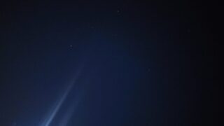 I saw Orion in the sky tonight. 🌠朝5時前に南西のベランダから真上付近にオリオン座が見えた